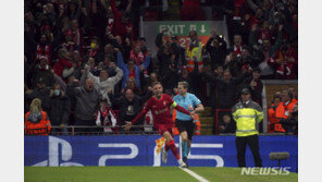 이변은 없었다…리버풀 압도적 경기력으로 1차전 완승