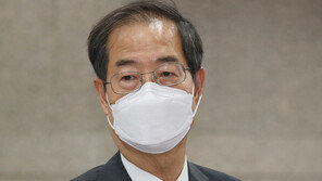 장관 후보자 청문회 줄줄이 순연…文 장관들과 ‘불편한 동거’ 가능성