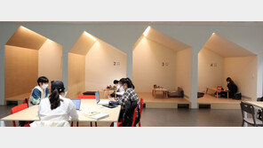 카페처럼 변신한 대학 도서관… “자리 경쟁 치열해”[청계천 옆 사진관]