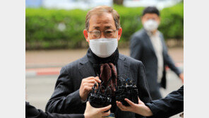 김인철, ‘아들 동반’ 해외 출장 의혹…“출국 함께, 따로 다녀” 해명