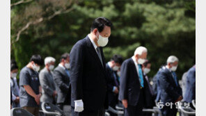 이순신 장군 탄신 기념 다례제 참석