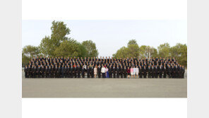 김정은, 열병식 찍은 방송간부 칭찬…이미지 정치 강화