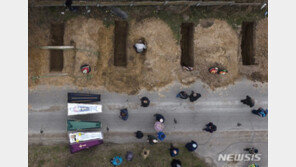 우크라, 부차 학살 러군 10명 전범 혐의 첫 기소