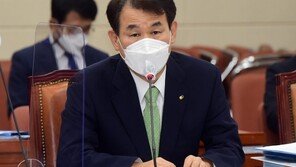 정은보 금감원장 “우리은행 내부통제 책임 물을 것”