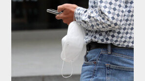 야외 결혼식은 ‘노마스크’… 버스·기차 탈 땐 써주세요[Q&A]