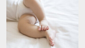 “아이돌보미가 8개월 아기 집어던져”…경찰, 수사 착수