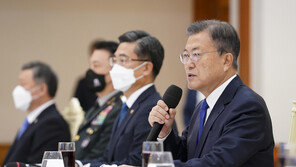 “특전사 출신 대통령과 행복했다”…文, 軍 주요 직위자 격려 오찬