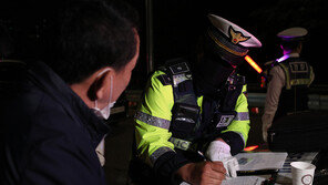 이제는 일상회복 “삐빅삐빅” 음주 단속…10분만에 면허정지 1명