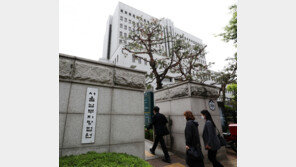 ‘노래방 추행’ 항의 여성에 맥주캔 던진 50대 집행유예