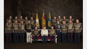 김정은 “적대세력 핵위협, 필요시 선제적으로 제압”