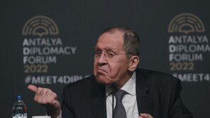 러 외무 “나토와 전쟁으로 생각 안 하지만…나토 생각은 반대”