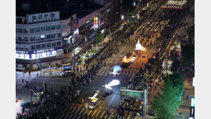 “다시 일상으로 돌아가는 기분”…3년만의 ‘연등회’ 시민들 북적