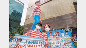 13m 대형벌룬 띄우고 할인행사… 유통계 본격 ‘손님맞이’ 