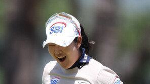 태평양 건너온 김아림, 초속 6m 강풍 속 ‘메이저 퀸 포효’