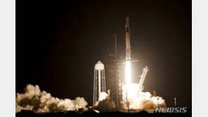 軍, 스페이스X 같은 재사용 우주 발사체 개발 추진