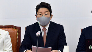 권성동 “민주·文, 꼼수 국무회의까지…기어이 ‘헌정완박’으로”