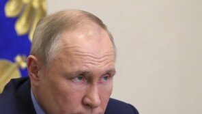 러 독립 언론 “푸틴 조만간 암 수술…최측근이 권한 대행”