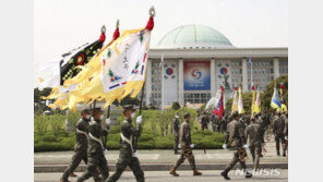 권양숙 여사, 尹취임식 불참 통보…“일정 힘들 것 같다”