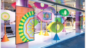 런던거리 수놓은 LG올레드 에보