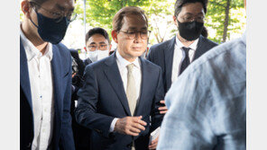 ‘온 가족 장학금’ 논란 끝에 낙마한 김인철…‘공정’ 눈높이 못 미쳐