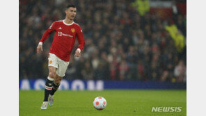 호날두, 4경기 연속골…2위 손흥민에 한 골차 추격