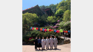 김건희 구인사 방문…“천태종 스님과 인연…尹 대신 인사”