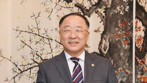 홍남기, 새정부 출범 전 9일 퇴임…정치인 장관들과 함께 떠난다