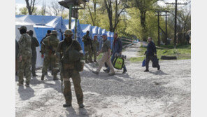 푸틴 “러 제재 동참국에 상품-원자재 수출 금지”… 보복제재 서명 
