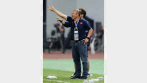 박항서호 베트남, 동남아시안게임서 신태용호 인니에 3-0 완승