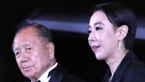 강수연 장례 영화인장…위원장 김동호, 고문 안성기·박중훈