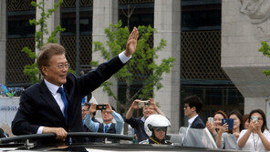 숨가빴던 文정부 1826일…남북정상회담·방역·부동산·檢개혁