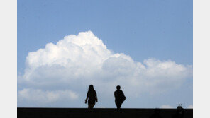 [날씨]구름 많고 아침 곳곳 빗방울…낮 최고 27도 큰 일교차 주의