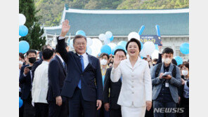 김정숙 여사, 시민들에 마지막 인사 “함께해 영광이었다”