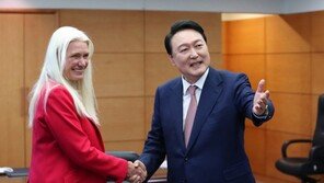 尹, 영국 경축사절단 접견…“北도발에 단합된 대응 당부”