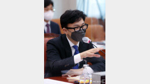 한동훈, 딸 스펙·검수완박·김건희 통화 등 청문회서 의혹 반박