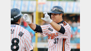 김인환, 콜업후 19타수 7안타 활약…한화 타선에 새 희망으로