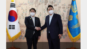 尹대통령, 日사절단 접견 “기시다 총리와 한일관계 개선 노력”