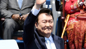 尹대통령, 취임 이틀 만에 국제무대 데뷔…코로나 정상회의 참여