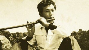 “얼어붙은 땅도 봄은 못 막는다” 보도통제 뚫고 민주화 희망을 전하다