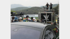 文사저 앞 밤새 ‘국민교육헌장’ 울렸다…주민들 반대 서명 운동