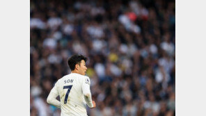 ‘21호골’ 손흥민, 아시아 선수 첫 득점왕에 한 발 더…살라흐와 1골 차