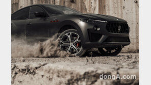 마세라티 최상급 컬렉션 ‘트로페오’… 순수 성능에 집중한 걸작