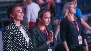 영국, 푸틴 ‘31세 연하 연인’ 카바예바 제재