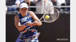 여자 테니스 세계 1위 시비옹테크, 거침없는 26연승