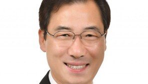 ‘성비위 논란’ 윤재순 “국민 불쾌감 느꼈다면 사과”