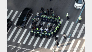 전장연 ‘출근길 용산 8차선 기습 점거’에…이준석 “비문명적 시위”