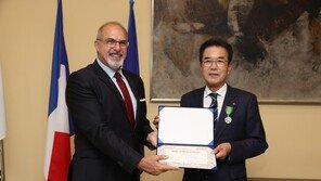 이성희 농협중앙회장, 프랑스정부 농업공로훈장 수훈