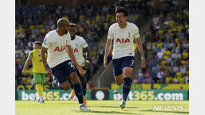 손흥민, 亞 선수 첫 EPL 득점왕 등극…토트넘 챔스행