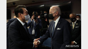 尹, 우크라를 러시아로…바이든, 尹을 文으로…‘아차 말실수’