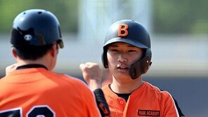 김진서, 적시타 성공 [포토]